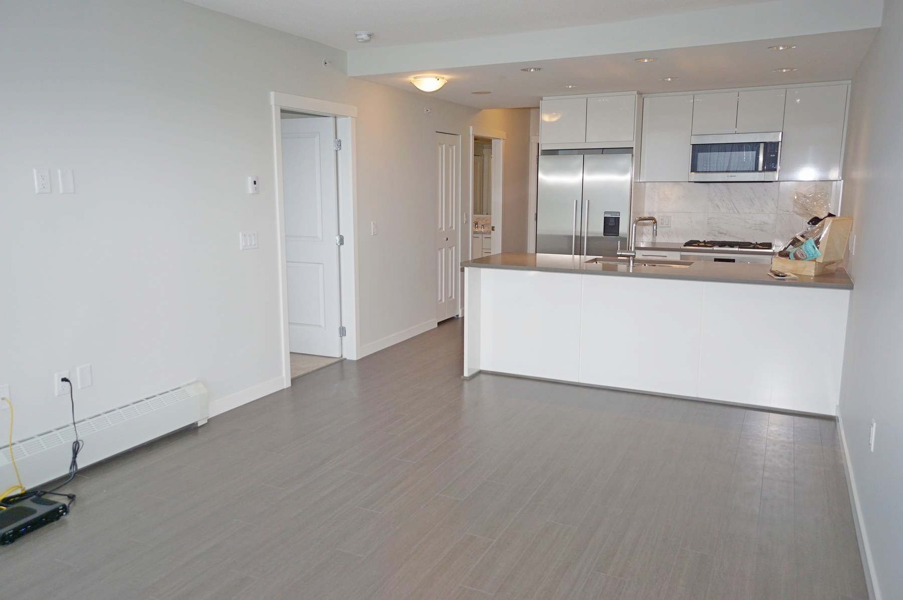 Interior of 803–3281 E Kent Avenue North, Vancouver