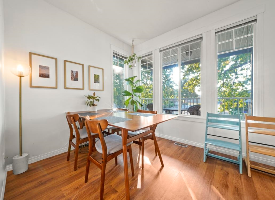Interior listing photo for 15–6388 Alder Street, Richmond